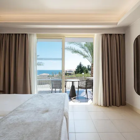 Grand Blue Hotel