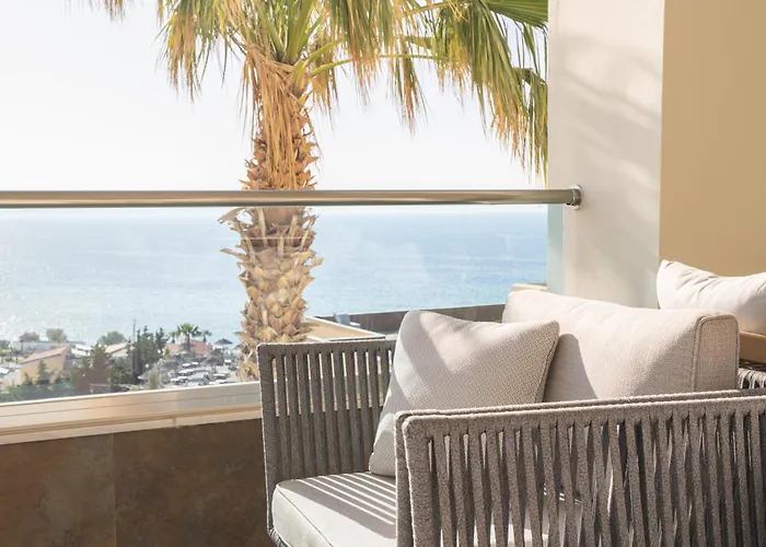 Grand Blue Hotel