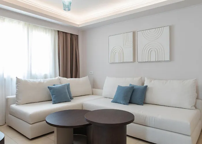 Grand Blue Hotel