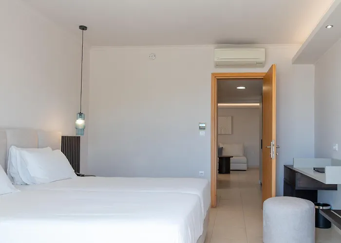 Grand Blue Hotel