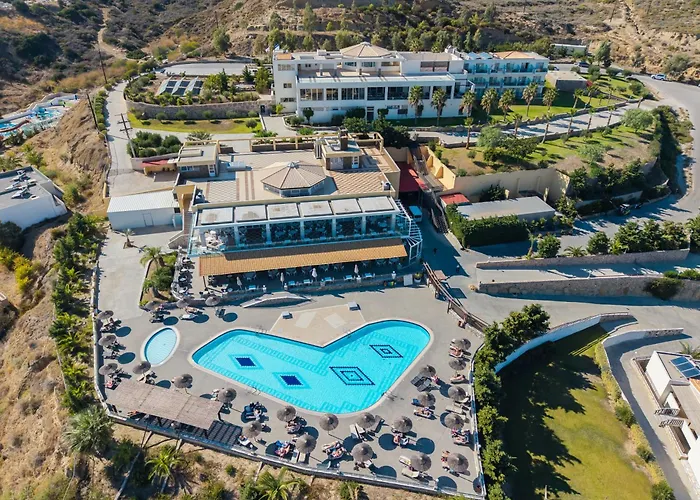 Grand Blue Hotel